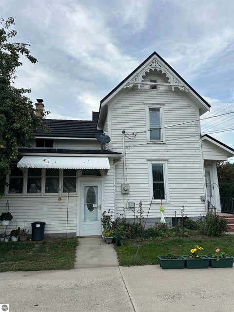 Tiny photo for 333 N Chippewa ST, Shepherd, MI 48883 (MLS # 1950572)