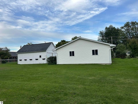 Tiny photo for 333 N Chippewa ST, Shepherd, MI 48883 (MLS # 1950572)