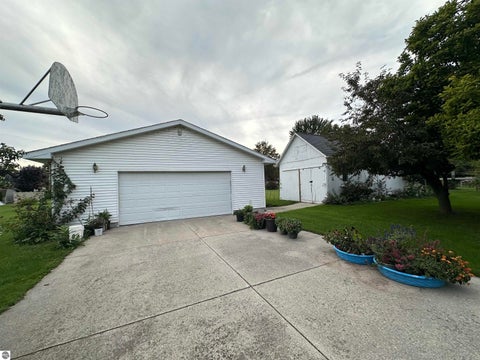 Tiny photo for 333 N Chippewa ST, Shepherd, MI 48883 (MLS # 1950572)