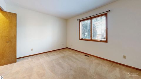 Tiny photo for 350 Applewood Lane, Mt Pleasant, MI 48858 (MLS # 1941904)