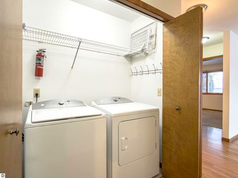 Tiny photo for 350 Applewood Lane, Mt Pleasant, MI 48858 (MLS # 1941904)