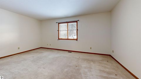 Tiny photo for 350 Applewood Lane, Mt Pleasant, MI 48858 (MLS # 1941904)