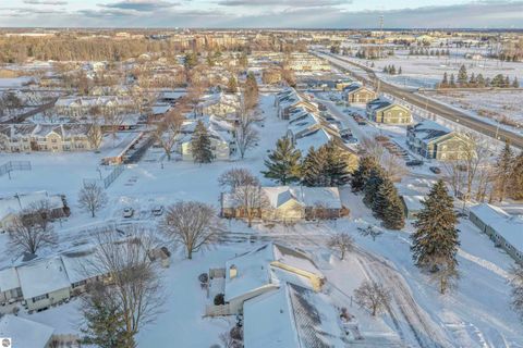 Tiny photo for 350 Applewood Lane, Mt Pleasant, MI 48858 (MLS # 1941904)