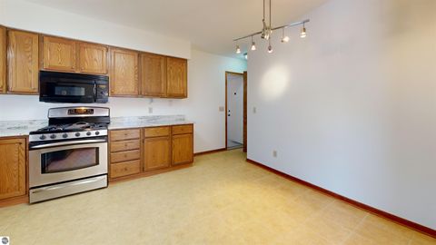 Tiny photo for 350 Applewood Lane, Mt Pleasant, MI 48858 (MLS # 1941904)