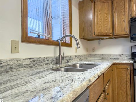 Tiny photo for 350 Applewood Lane, Mt Pleasant, MI 48858 (MLS # 1941904)