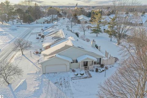 Tiny photo for 350 Applewood Lane, Mt Pleasant, MI 48858 (MLS # 1941904)