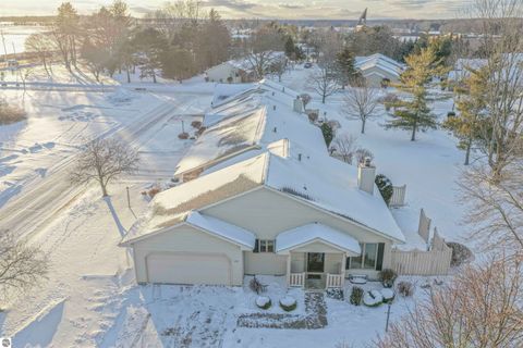 Tiny photo for 350 Applewood Lane, Mt Pleasant, MI 48858 (MLS # 1941904)