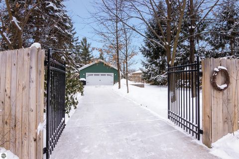 Tiny photo for 877 Hannah Avenue, Traverse City, MI 49686 (MLS # 1943487)