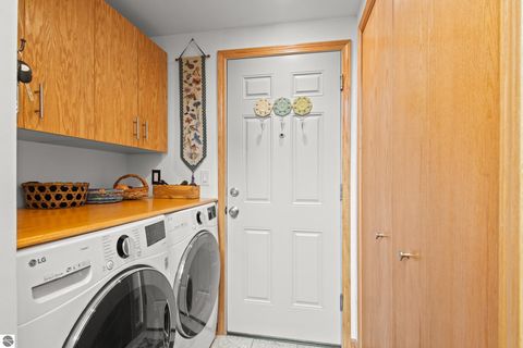 Tiny photo for 877 Hannah Avenue, Traverse City, MI 49686 (MLS # 1943487)