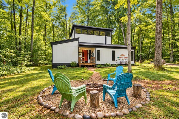 6535 UNDERVALDEN DR, BELLAIRE, MI 49615 - Image 7bb8470bc39d74435a97d860d17e57e2/800786032