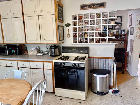 Tiny photo for 513 Walnut Street, Alma, MI 48801 (MLS # 1944608)