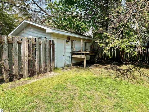 Tiny photo for 513 Walnut Street, Alma, MI 48801 (MLS # 1944608)