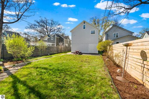 Tiny photo for 214 W Tenth Street, Traverse City, MI 49684 (MLS # 1945131)