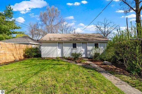 Tiny photo for 214 W Tenth Street, Traverse City, MI 49684 (MLS # 1945131)