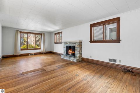 Tiny photo for 214 W Tenth Street, Traverse City, MI 49684 (MLS # 1945131)