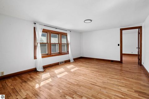 Tiny photo for 214 W Tenth Street, Traverse City, MI 49684 (MLS # 1945131)