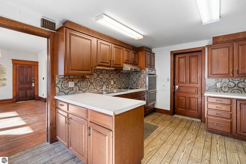 Tiny photo for 214 W Tenth Street, Traverse City, MI 49684 (MLS # 1945131)