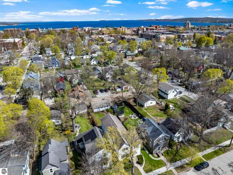 Tiny photo for 214 W Tenth Street, Traverse City, MI 49684 (MLS # 1945131)