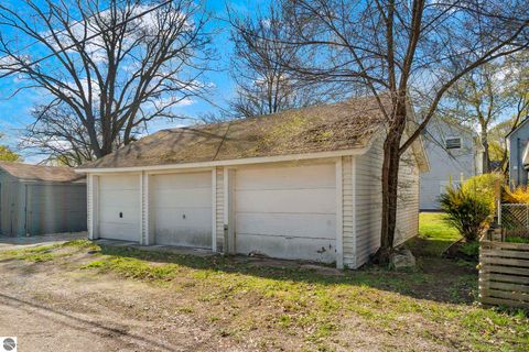 Tiny photo for 214 W Tenth Street, Traverse City, MI 49684 (MLS # 1945131)
