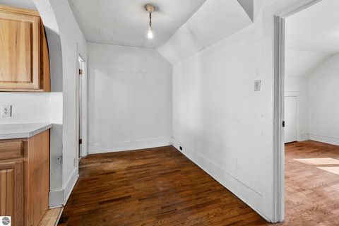 Tiny photo for 214 W Tenth Street, Traverse City, MI 49684 (MLS # 1945131)