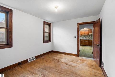 Tiny photo for 214 W Tenth Street, Traverse City, MI 49684 (MLS # 1945131)