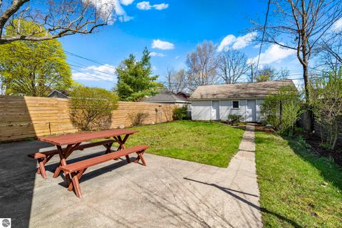 Tiny photo for 214 W Tenth Street, Traverse City, MI 49684 (MLS # 1945131)