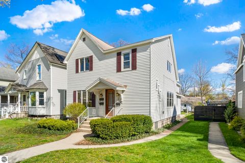 Tiny photo for 214 W Tenth Street, Traverse City, MI 49684 (MLS # 1945131)