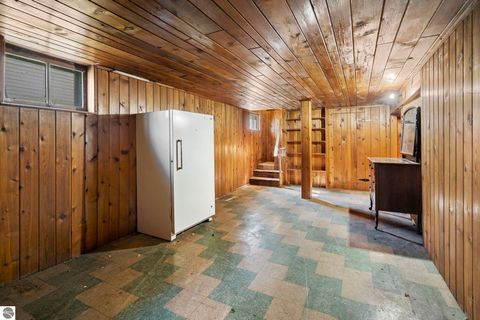 Tiny photo for 214 W Tenth Street, Traverse City, MI 49684 (MLS # 1945131)
