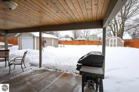 Photo of 510 W Hurlbut, Charlevoix, MI 49720 (MLS # 1942193)