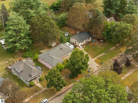 Tiny photo for 611 Washington Street, Cadillac, MI 49601 (MLS # 1950465)
