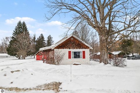 Photo of 412 N Brownson Avenue, Kingsley, MI 49649 (MLS # 1942257)