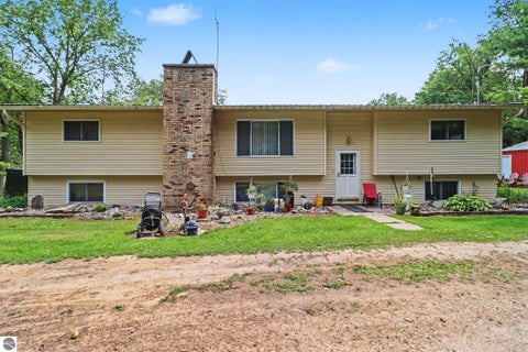 Photo of 1278 N Waldron Road, Crystal, MI 48818 (MLS # 1949328)