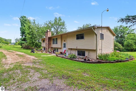 Tiny photo for 1278 N Waldron Road, Crystal, MI 48818 (MLS # 1949328)
