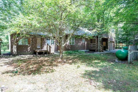 Tiny photo for 15570 Betsie River Drive, Thompsonville, MI 49683 (MLS # 1948428)