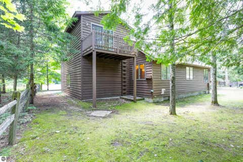 Tiny photo for 15570 Betsie River Drive, Thompsonville, MI 49683 (MLS # 1948428)