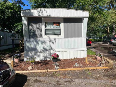 Tiny photo for 315 Linwood Avenue, Alma, MI 48801 (MLS # 1945731)
