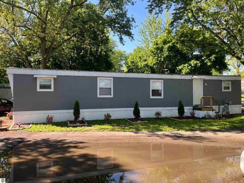Tiny photo for 315 Linwood Avenue, Alma, MI 48801 (MLS # 1945731)