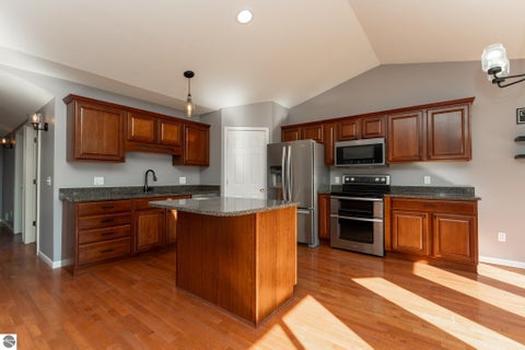 Tiny photo for 1662 Chippewa Way, Mt Pleasant, MI 48858 (MLS # 1951894)