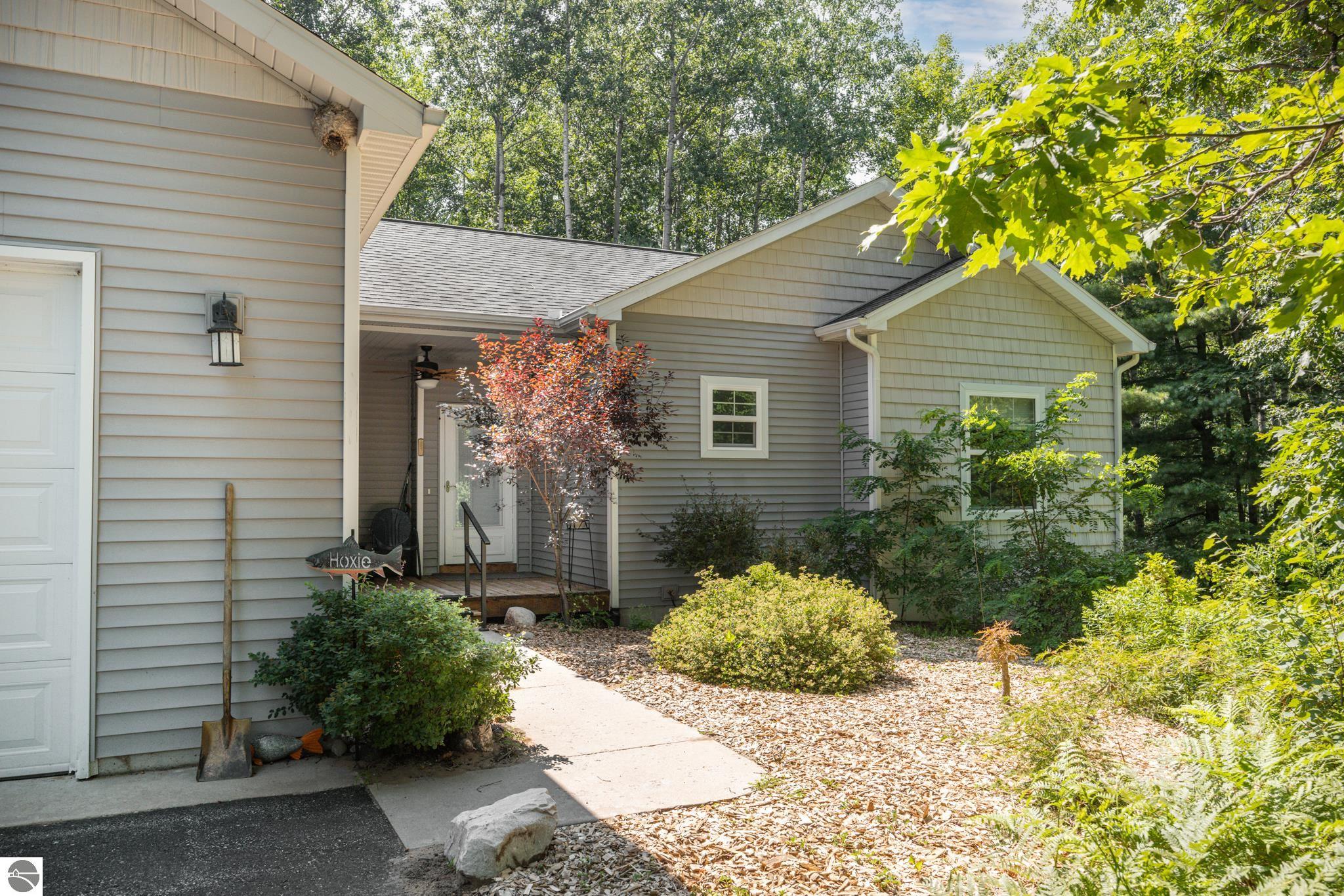 1854 Round Lake Road - Photo 4