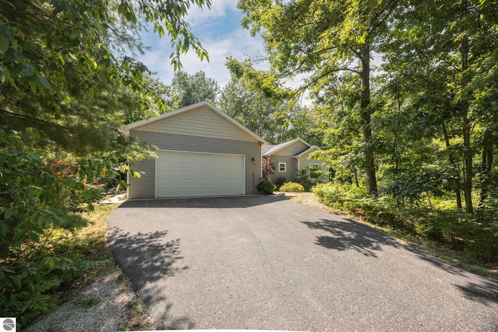 1854 Round Lake Road - Photo 3