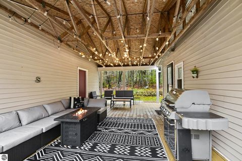 Tiny photo for 1258 N Plank Road, Tawas City, MI 48763 (MLS # 1943911)