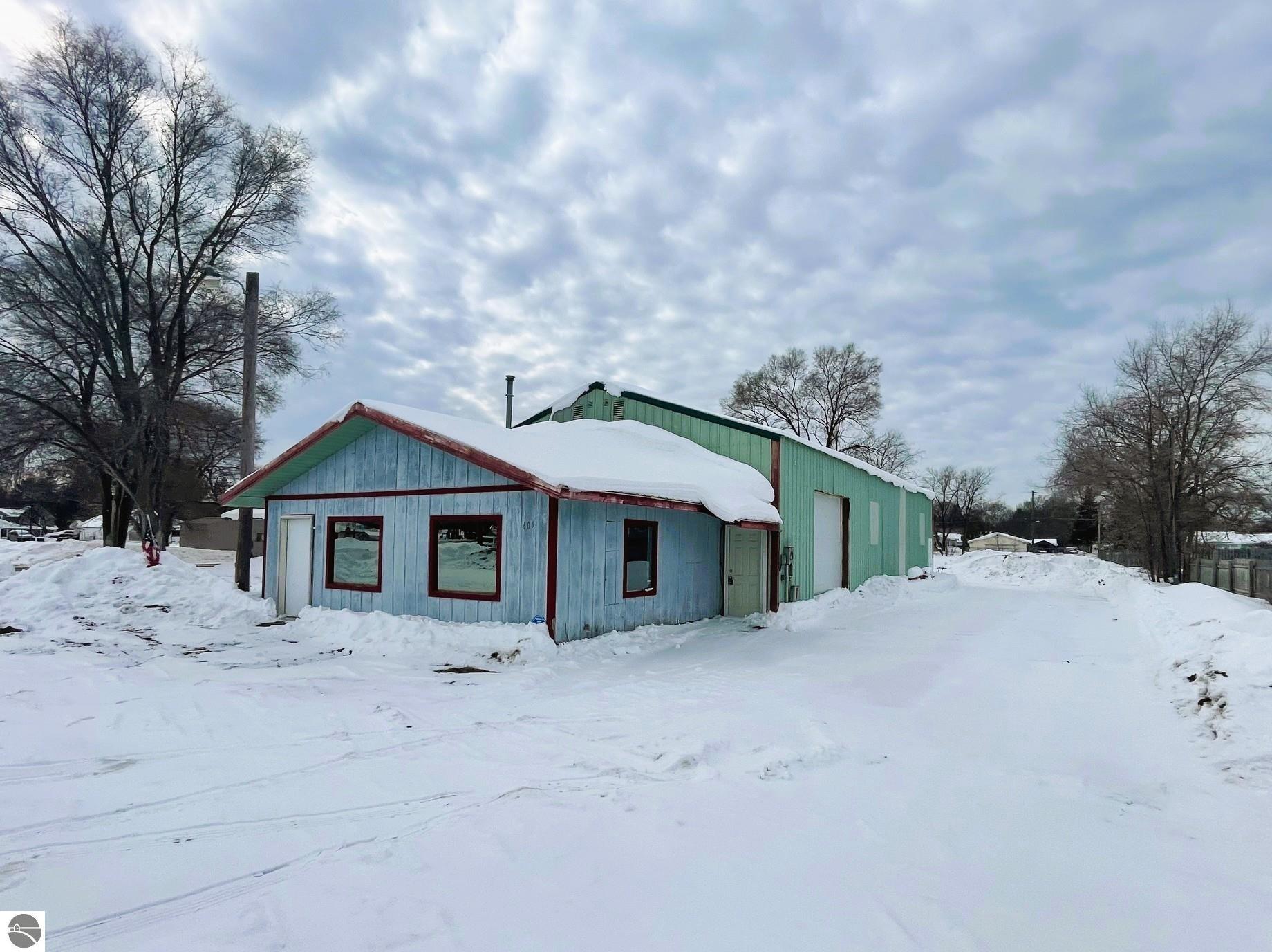 Photo 1 of 11 — 405 N Cedar, Kalkaska, MI 49646
