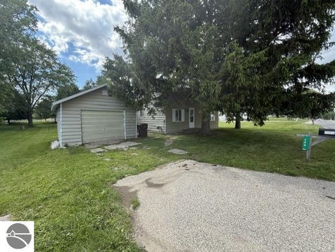 Tiny photo for 744 Saint Johns Street, Ithaca, MI 48847 (MLS # 1946994)