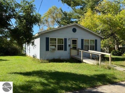 Photo of 709 Linden Street, Cadillac, MI 49601 (MLS # 1950947)