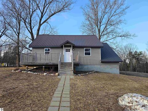 Tiny photo for 221 S Baldwin Street, Lake City, MI 49651 (MLS # 1942842)