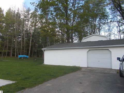 Tiny photo for 8101 Long Lake Road, Hale, MI 48739 (MLS # 1945503)