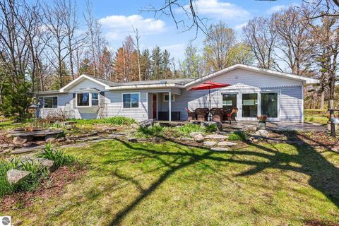 Tiny photo for 8101 Long Lake Road, Hale, MI 48739 (MLS # 1945503)
