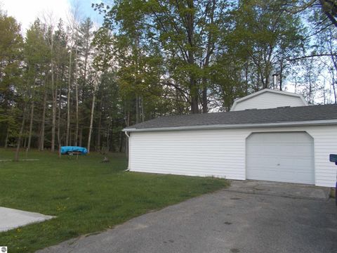 Tiny photo for 8101 Long Lake Road, Hale, MI 48739 (MLS # 1945503)