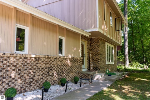 Tiny photo for 804 Ashland Drive, Mt Pleasant, MI 48858 (MLS # 1948375)