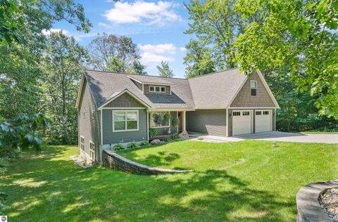 Tiny photo for 180 Hunters Ridge, Cadillac, MI 49601 (MLS # 1942204)